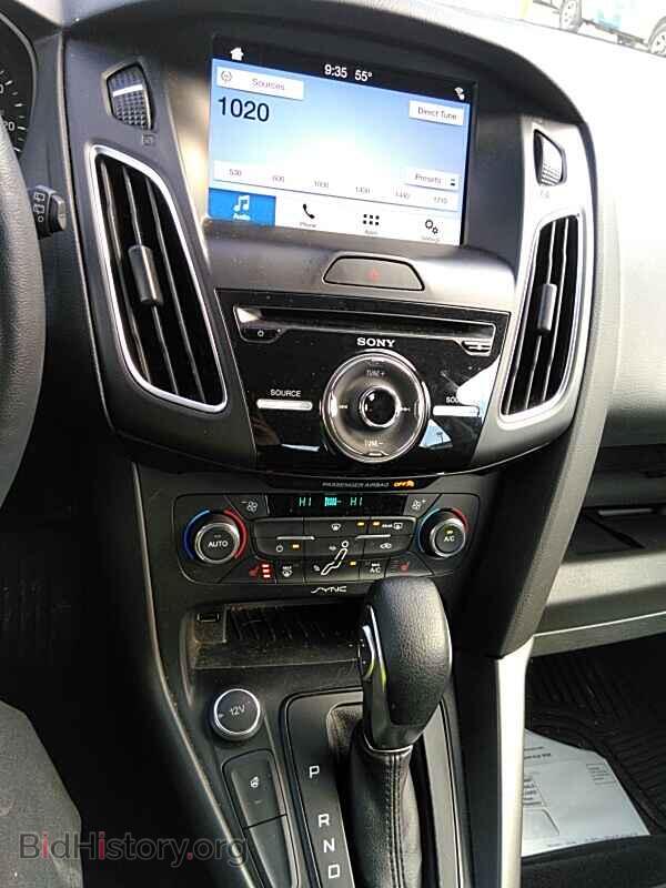 2017 Ford Focus - VIN: 1FADP3M26HL220138 - Фото 4