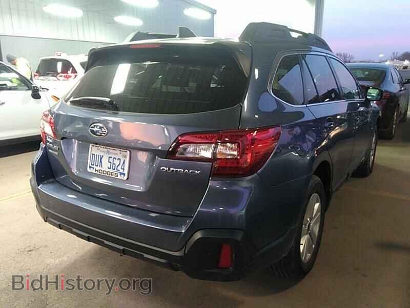 2018 Subaru Outback - VIN: 4S4BSAFC4J3285274 - Фото 2