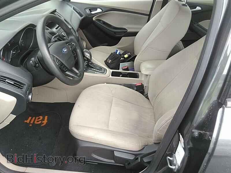 2017 Ford Focus - VIN: 1FADP3F2XHL249056 - Фото 3