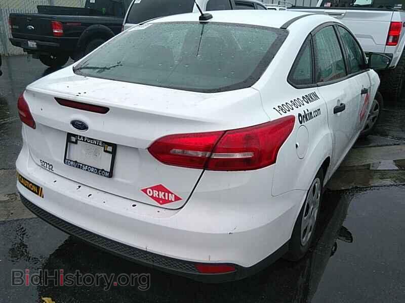 2016 Ford Focus - VIN: 1FADP3E28GL325681 - Photo 2