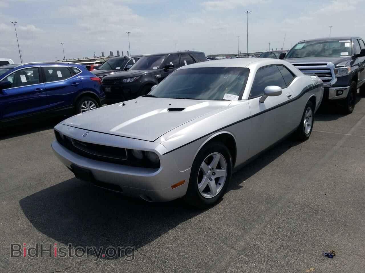 Photo 2B3CJ4DV6AH147252 - Dodge Challenger 2010