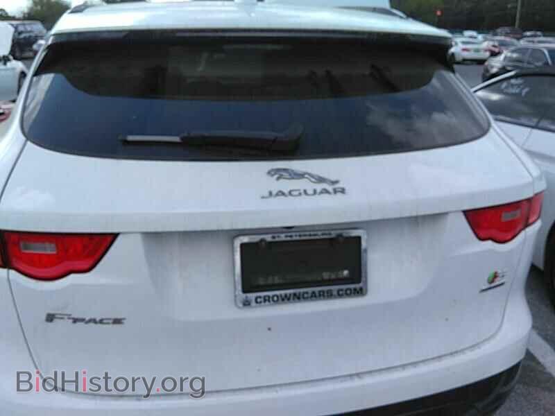 2017 Jaguar F-PACE - VIN: SADCM2BV9HA069902 - Photo 7