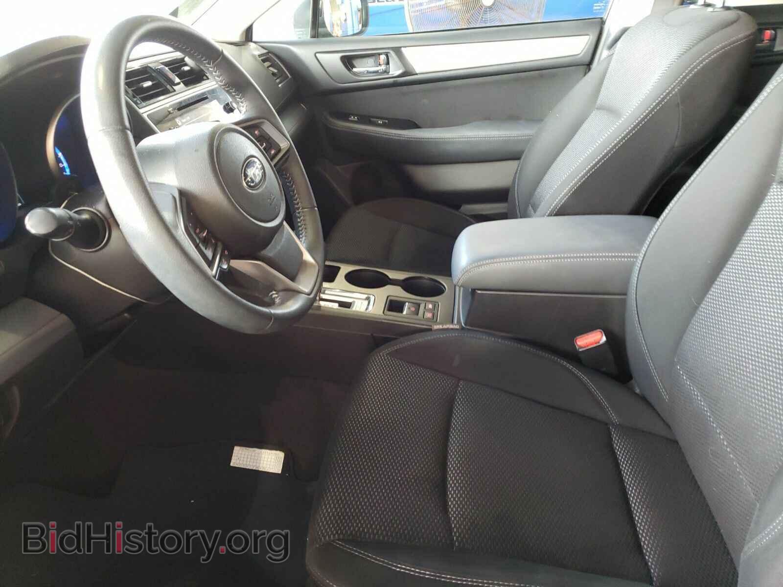 2018 Subaru Outback - VIN: 4S4BSAFC5J3277944 - Фото 3