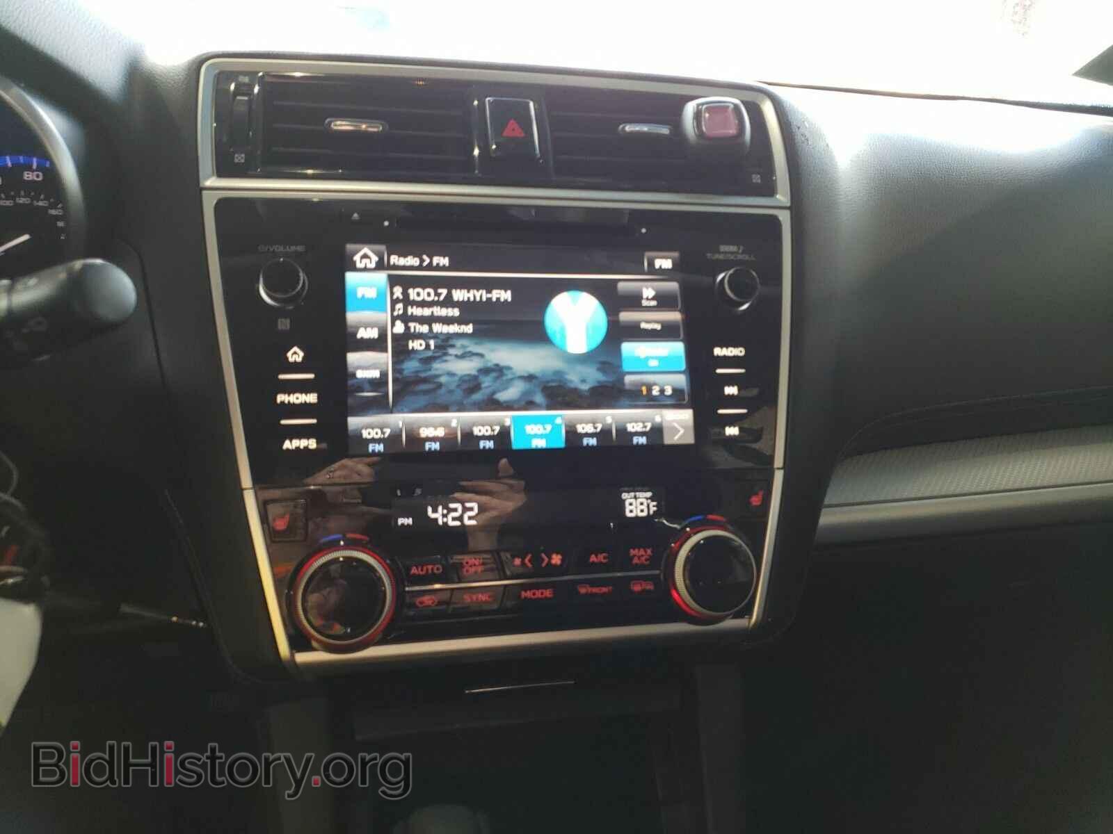 2018 Subaru Outback - VIN: 4S4BSAFC5J3277944 - Фото 4