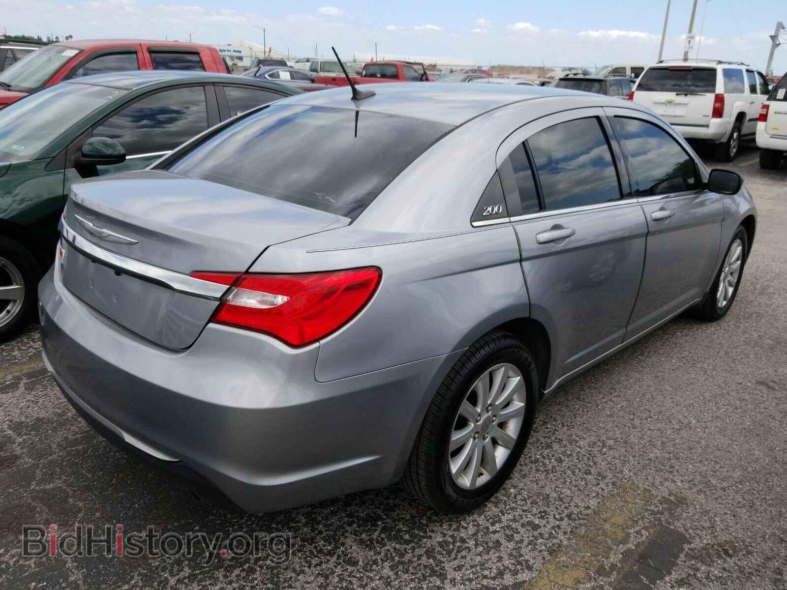 2014 Chrysler 200 - VIN: 1C3CCBBB8EN186755 - Фото 2