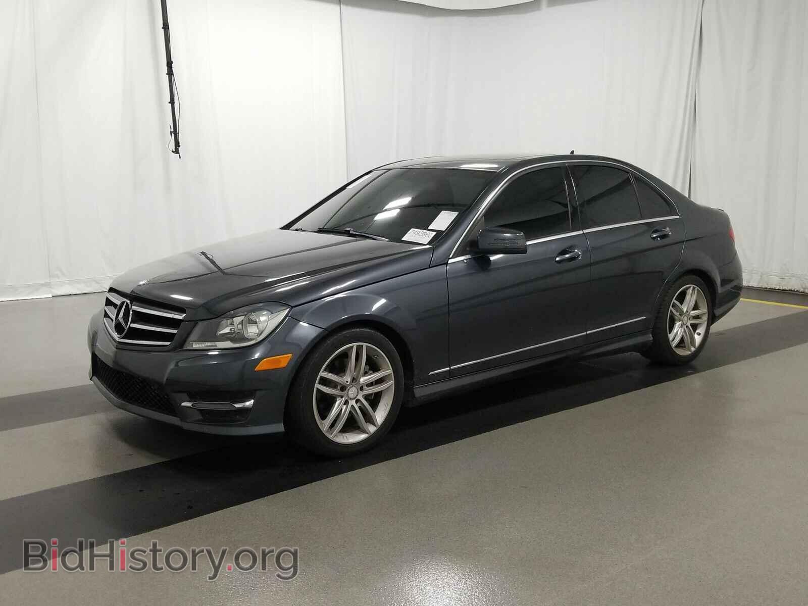 Photo WDDGF4HB5EA935385 - Mercedes-Benz C-Class 2014