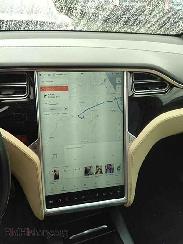 2016 Tesla Model X - VIN: 5YJXCBE20GF011832 - Фото 4