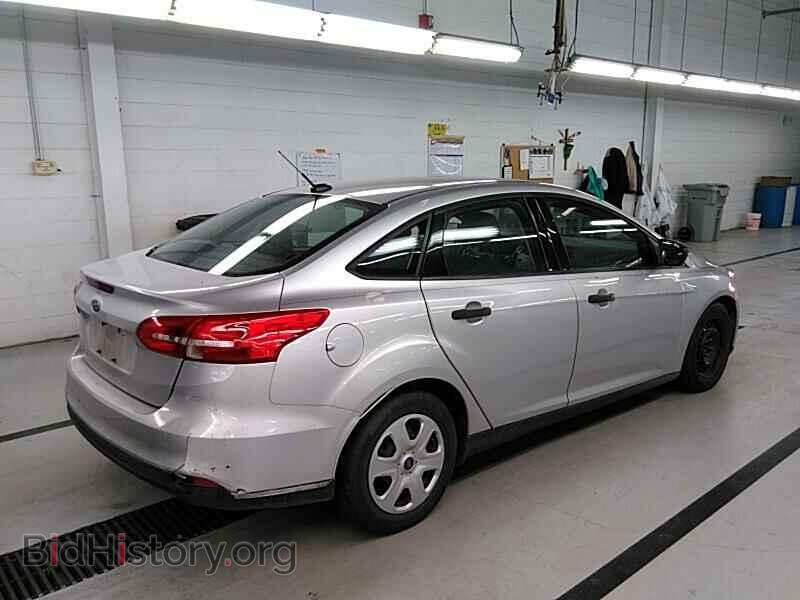 2015 Ford Focus - VIN: 1FADP3E24FL321092 - Photo 2