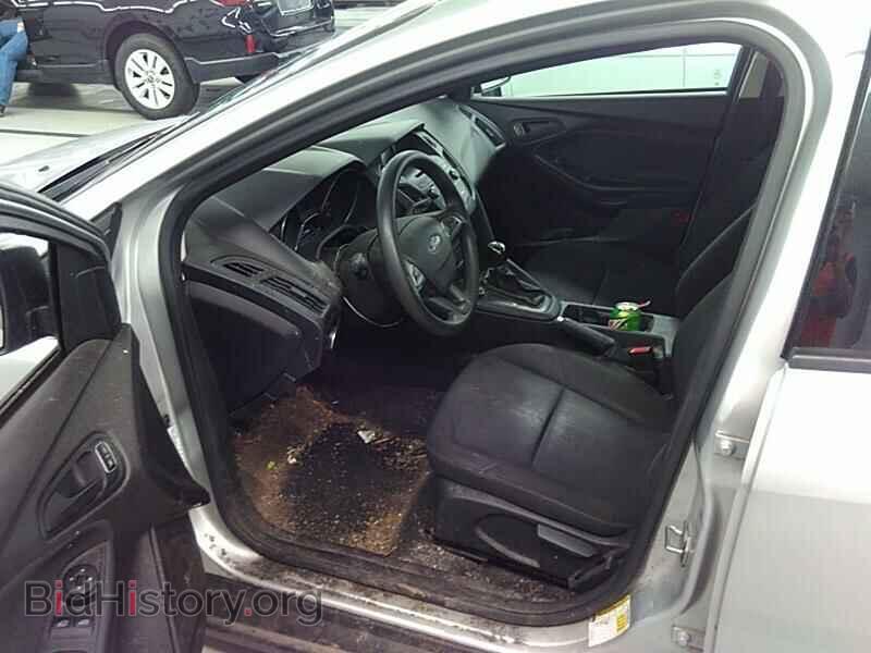 2015 Ford Focus - VIN: 1FADP3E24FL321092 - Photo 3