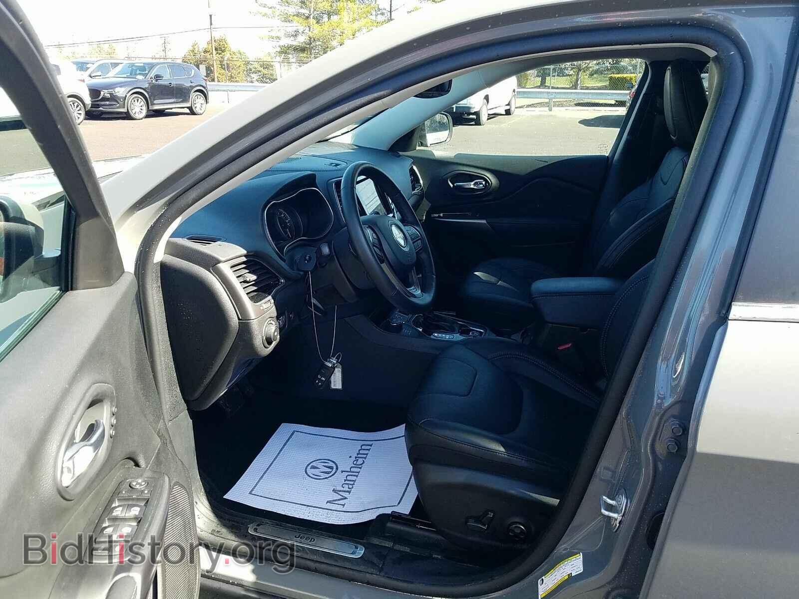 2020 Jeep Cherokee - VIN: 1C4PJMDX3LD525724 - Фото 3