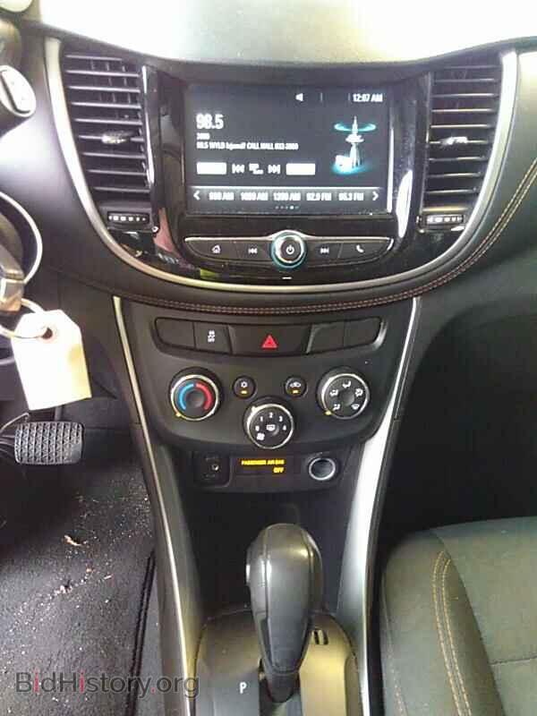 2017 Chevrolet Trax - VIN: 3GNCJKSB3HL213423 - Фото 4
