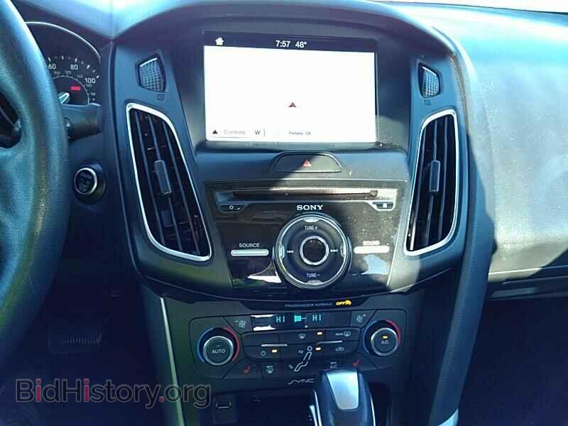 2017 Ford Focus - VIN: 1FADP3J28HL272648 - Фото 4