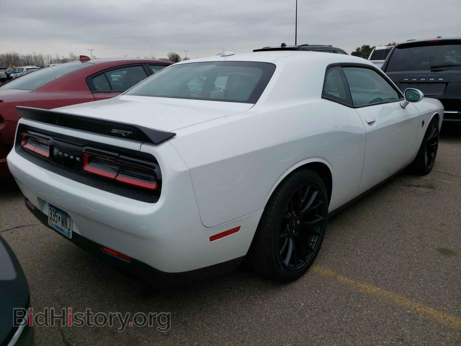 2016 Dodge Challenger - VIN: 2C3CDZC9XGH305404 - Photo 2
