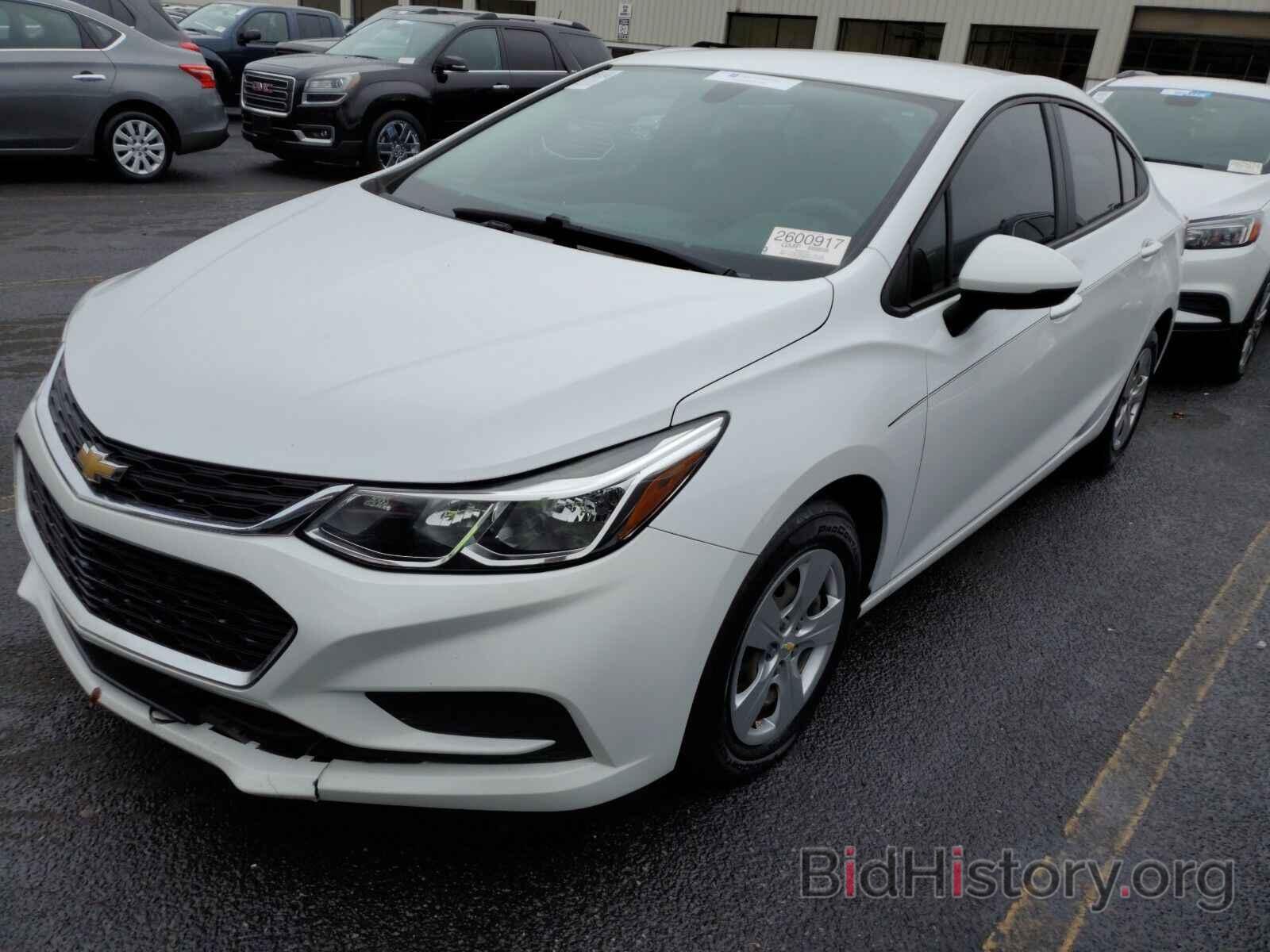 Photo 1G1BC5SM6H7104310 - Chevrolet Cruze 2017