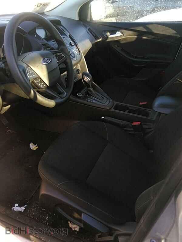 2017 Ford Focus - VIN: 1FADP3F25HL296480 - Фото 3