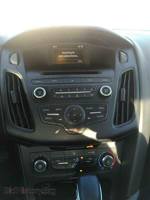 2017 Ford Focus - VIN: 1FADP3F25HL296480 - Фото 4