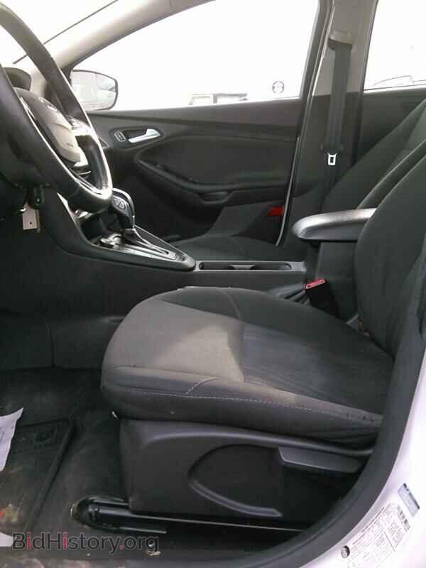 2016 Ford Focus - VIN: 1FADP3F25GL273005 - Фото 3