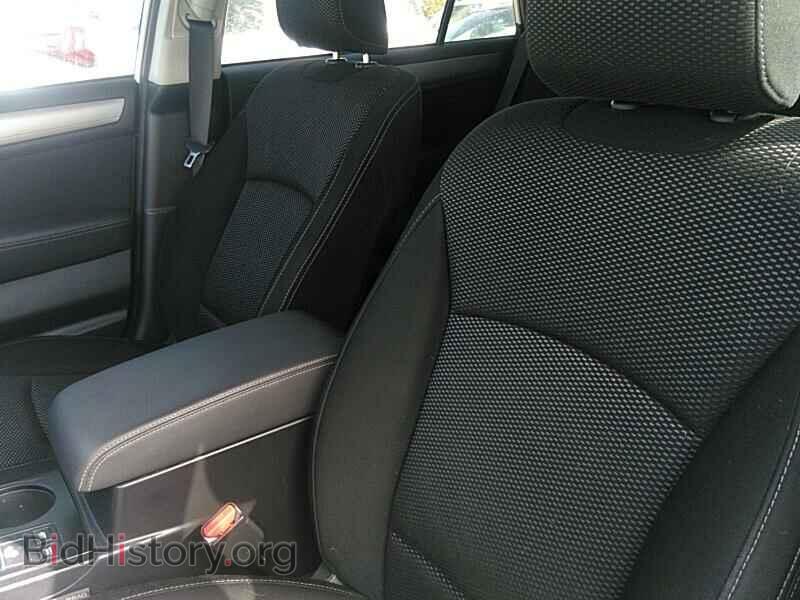 2017 Subaru Outback - VIN: 4S4BSAHC8H3310698 - Фото 3