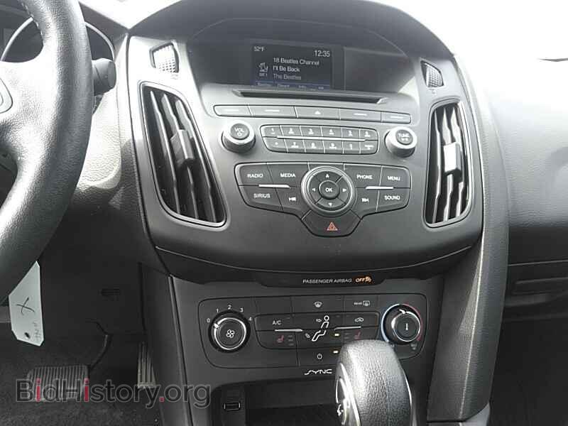 2017 Ford Focus - VIN: 1FADP3F21HL213899 - Фото 4