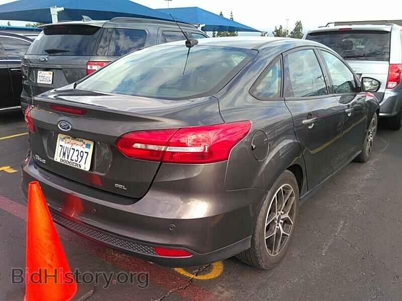 2017 Ford Focus - VIN: 1FADP3H26HL211370 - Фото 2