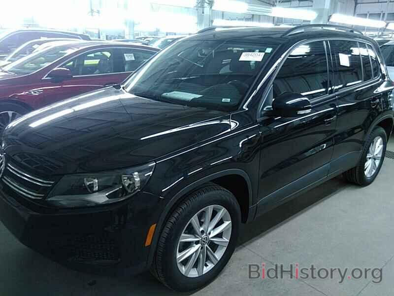 Photo WVGBV7AX6HK046006 - Volkswagen Tiguan Limited 2017