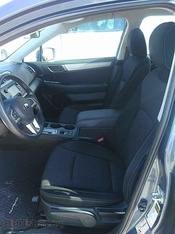 2017 Subaru Outback - VIN: 4S4BSAAC5H3370948 - Photo 3