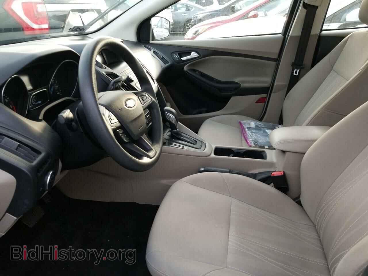 2018 Ford Focus - VIN: 1FADP3F21JL237478 - Фото 3