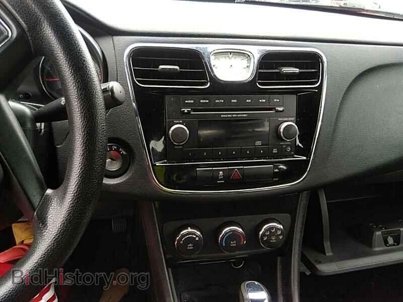 2013 Chrysler 200 - VIN: 1C3CCBABXDN635448 - Фото 4