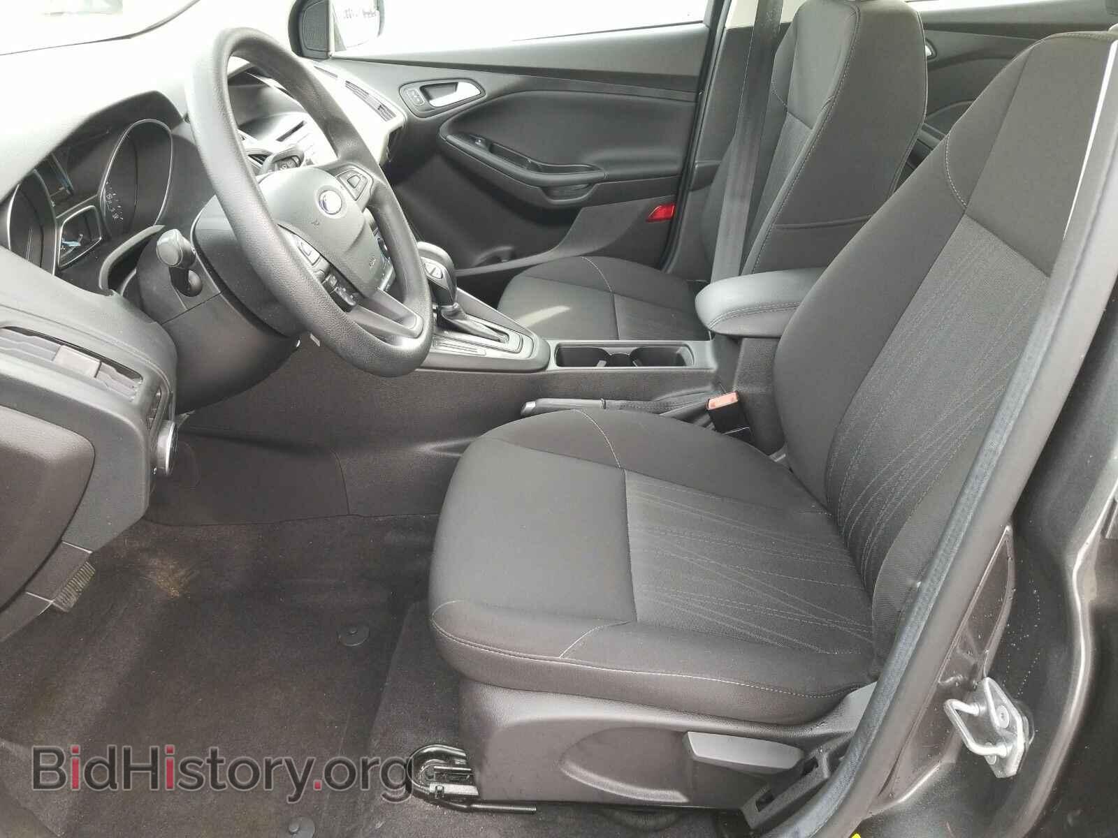 2017 Ford Focus - VIN: 1FADP3F28HL203337 - Photo 3