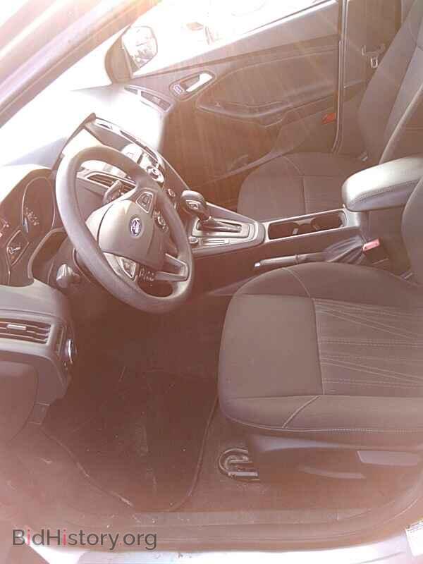 2017 Ford Focus - VIN: 1FADP3H23HL228871 - Фото 3