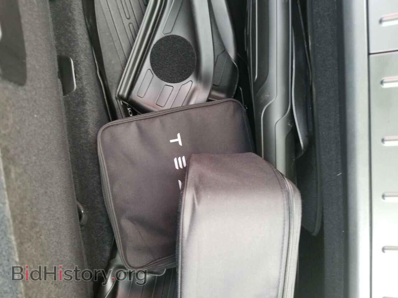 2019 Tesla Model X - VIN: 5YJXCBE21KF207044 - Photo 8
