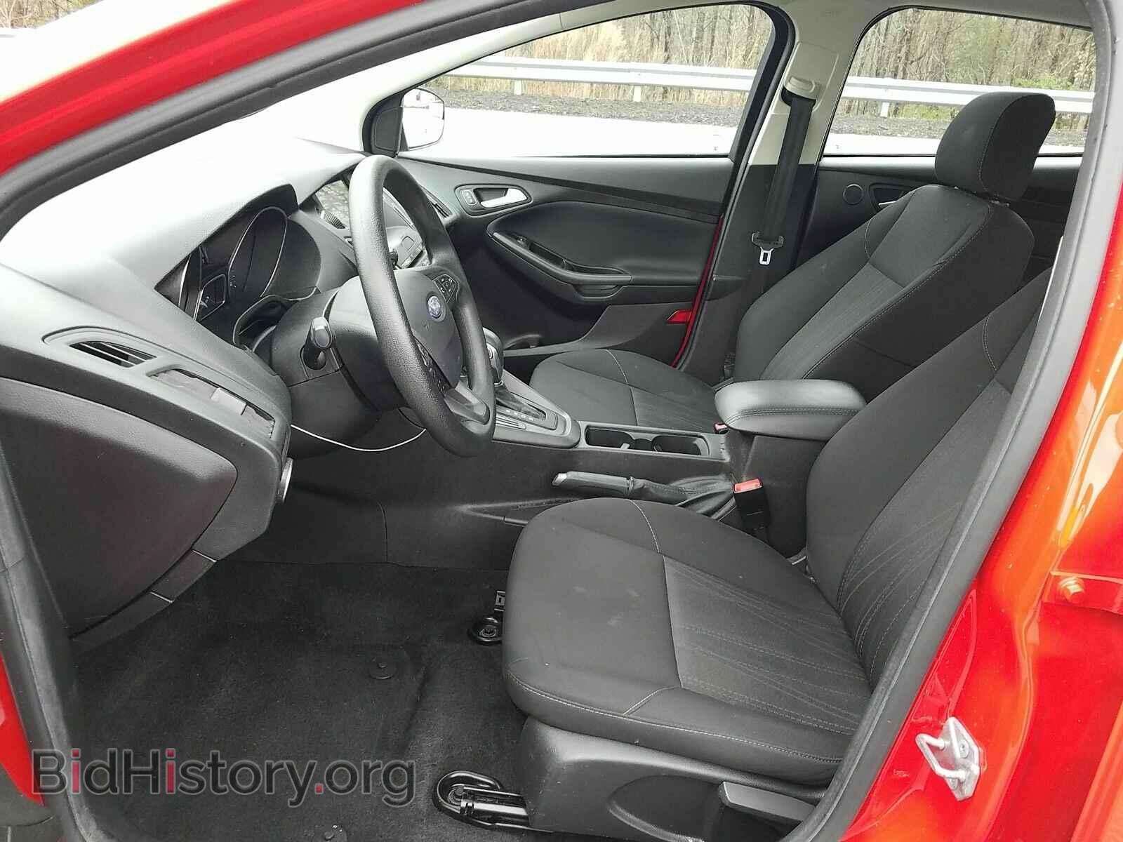 2017 Ford Focus - VIN: 1FADP3M26HL264608 - Photo 3
