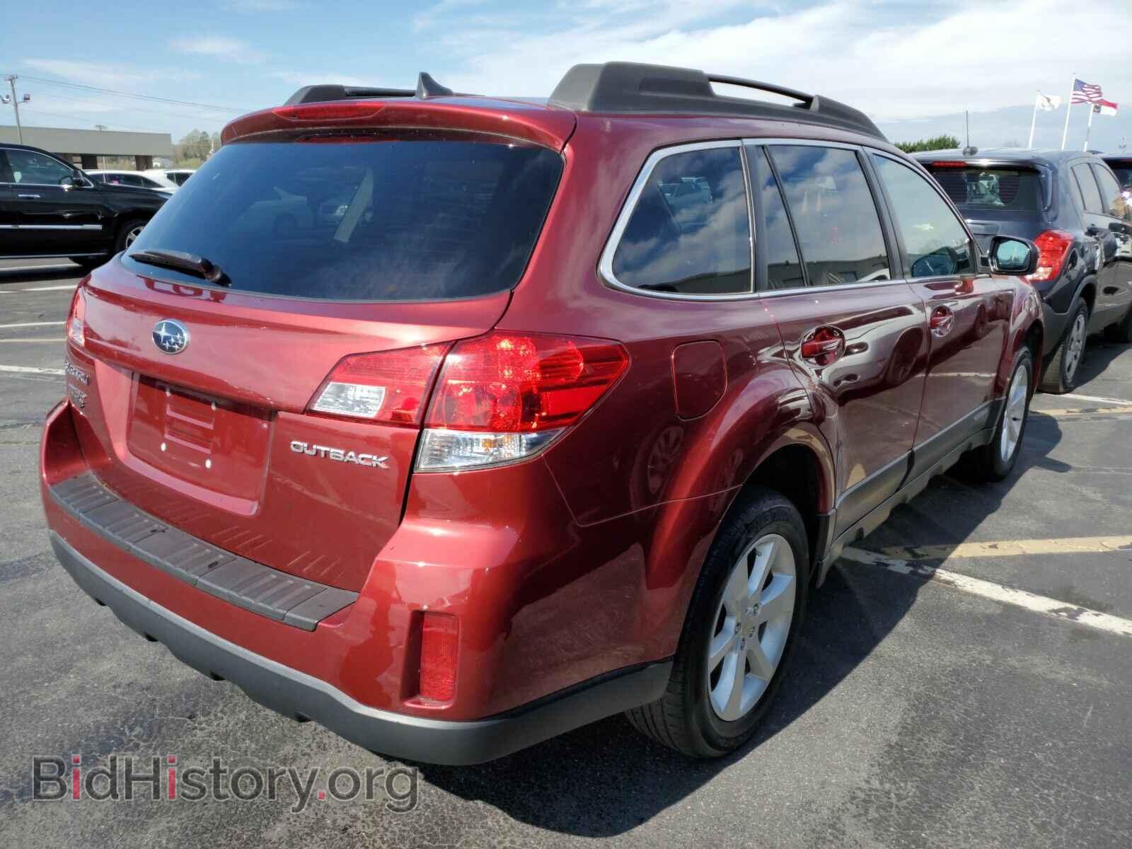 2014 Subaru Outback - VIN: 4S4BRCCC8E3263215 - Фото 2