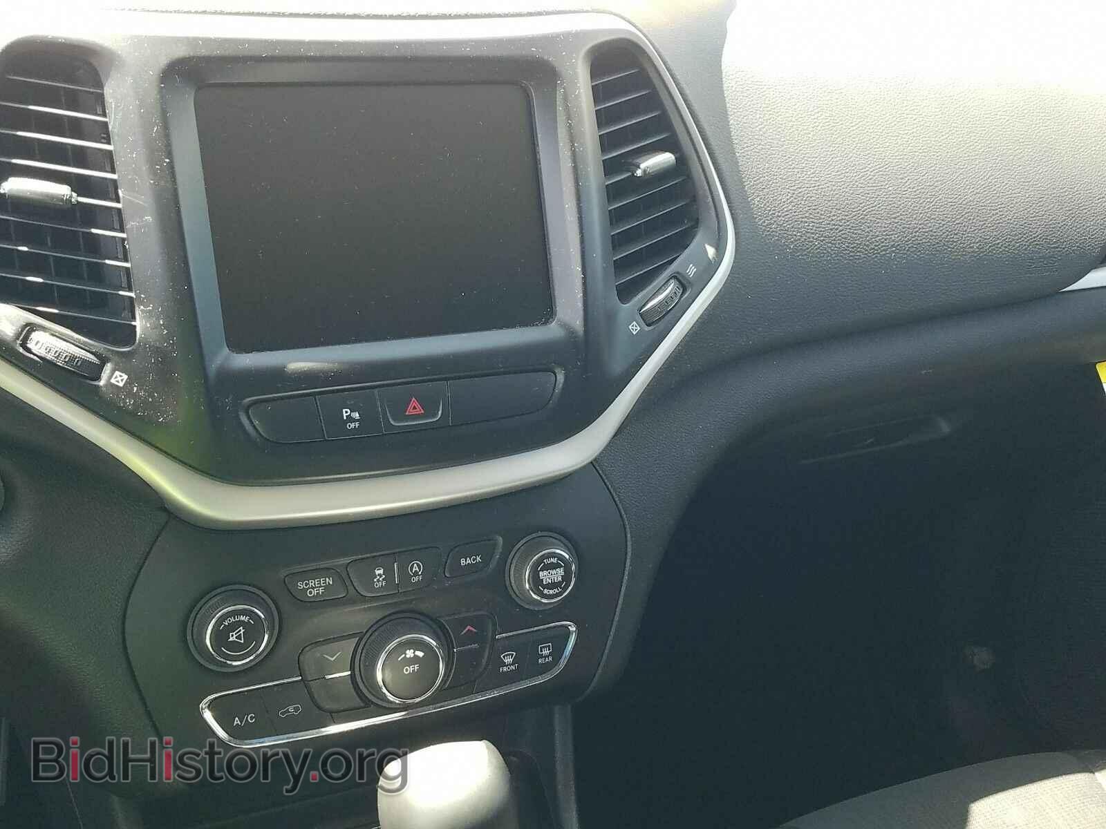 2018 Jeep Cherokee - VIN: 1C4PJMLX7JD576612 - Фото 4