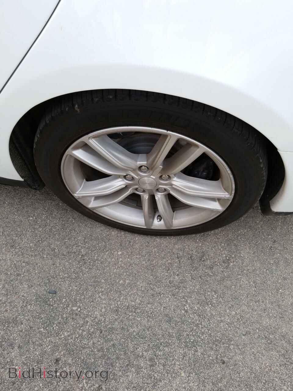 2015 Tesla Model S - VIN: 5YJSA1E28FF102730 - Photo 12