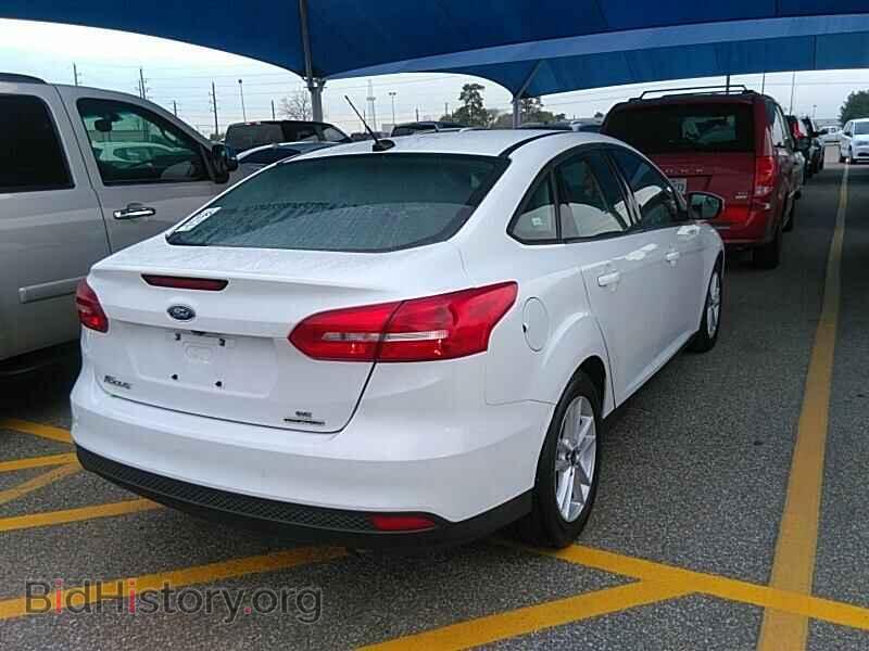 2015 Ford Focus - VIN: 1FADP3F28FL282876 - Фото 2