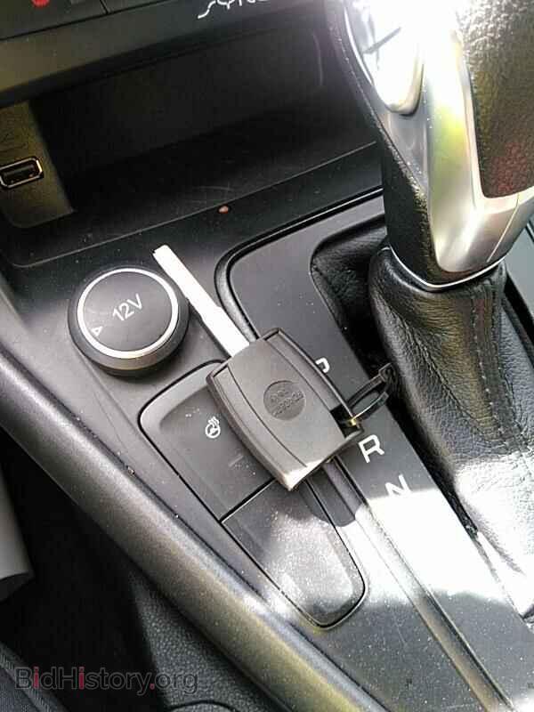 2017 Ford Focus - VIN: 1FADP3M25HL324880 - Photo 9