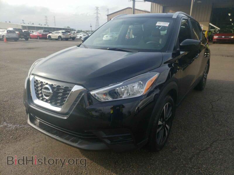 2019 Nissan KICKS SV FWD (VIN 3N1CP5CU3KL521386) — photo 1 of 8, Manheim
