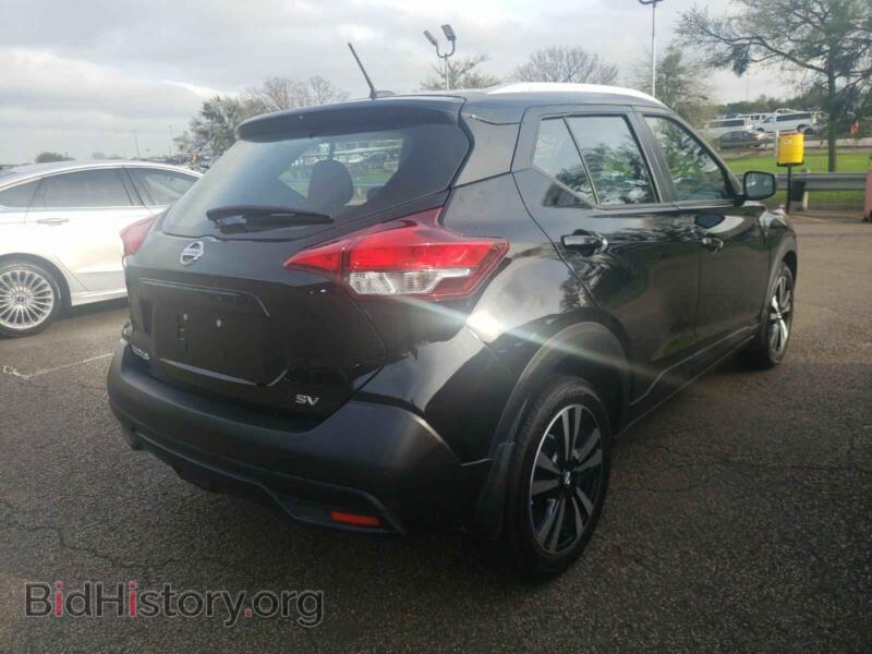 2019 Nissan KICKS (VIN 3N1CP5CU3KL521386) — photo 2 of 8
