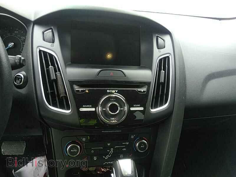2016 Ford Focus - VIN: 1FADP3N20GL347562 - Photo 4