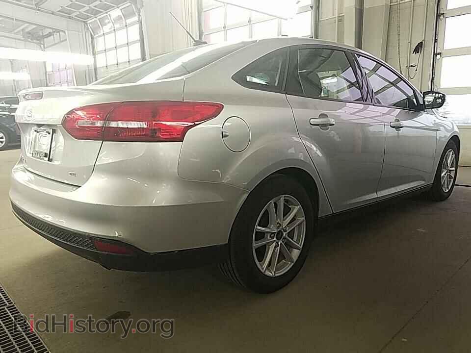 2018 Ford Focus - VIN: 1FADP3F28JL243441 - Фото 2