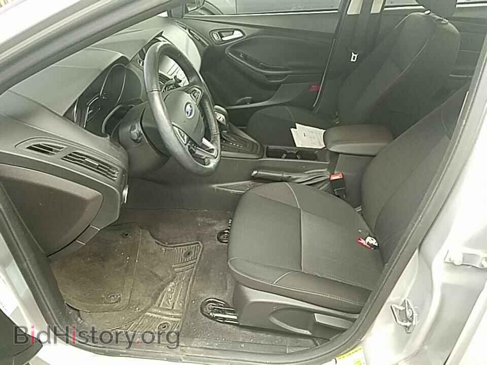 2018 Ford Focus - VIN: 1FADP3F28JL243441 - Фото 3