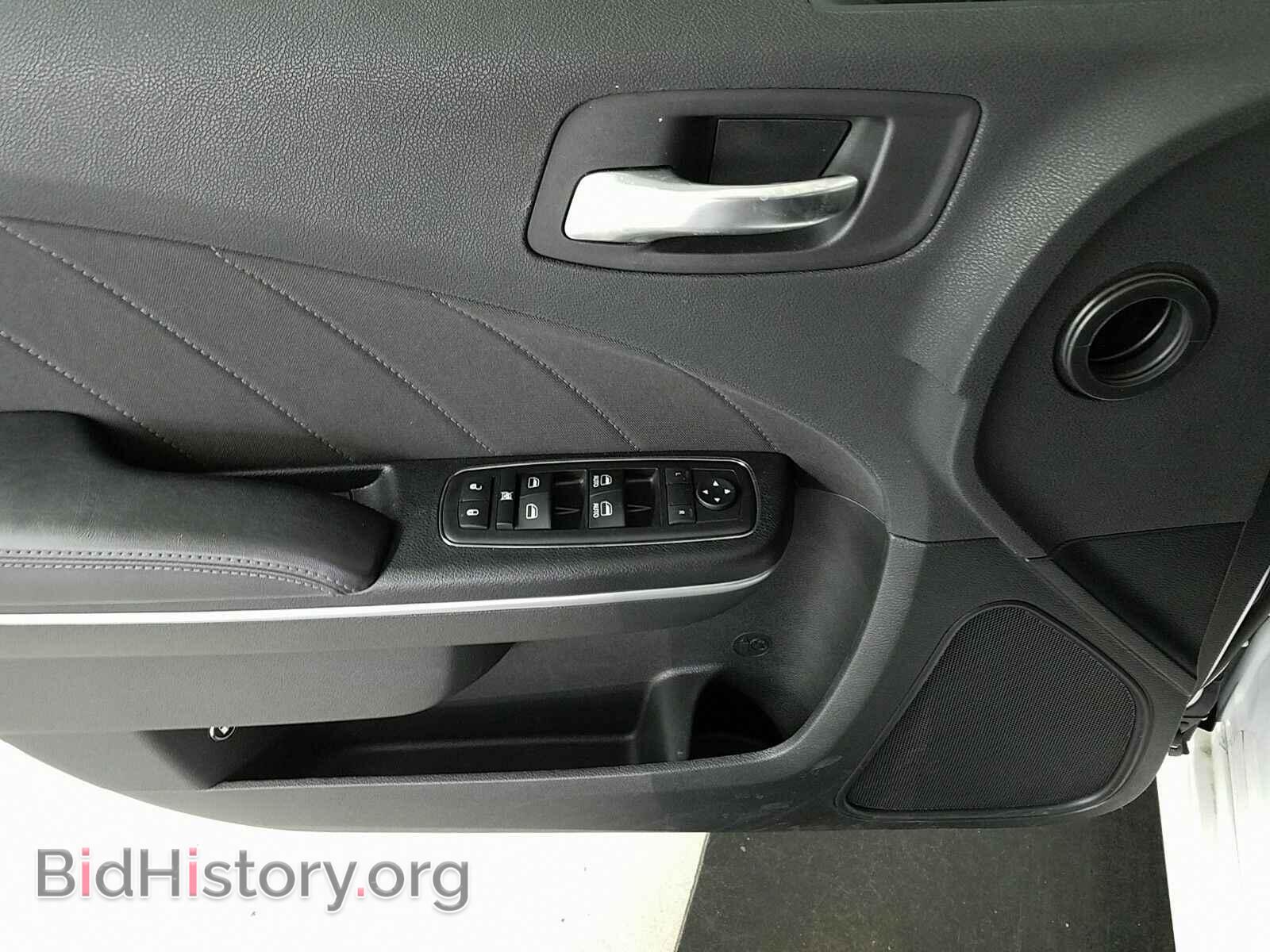 2019 Dodge Charger - VIN: 2C3CDXCT5KH587931 - Photo 9