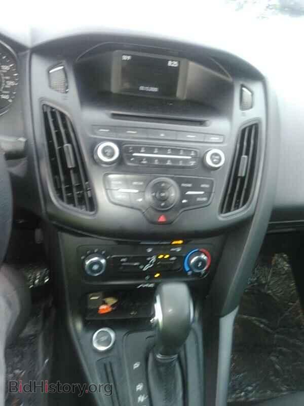 2017 Ford Focus - VIN: 1FADP3F20HL271518 - Фото 4