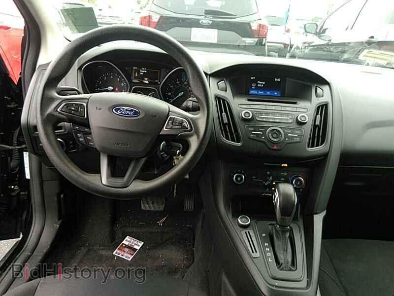 2017 Ford Focus - VIN: 1FADP3F24HL205943 - Фото 4