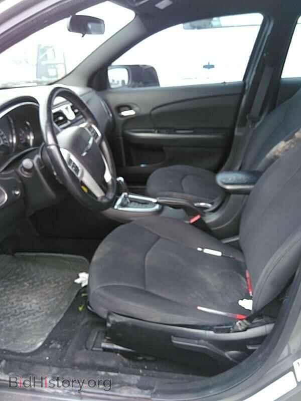 2013 Chrysler 200 - VIN: 1C3CCBBB4DN595124 - Фото 3