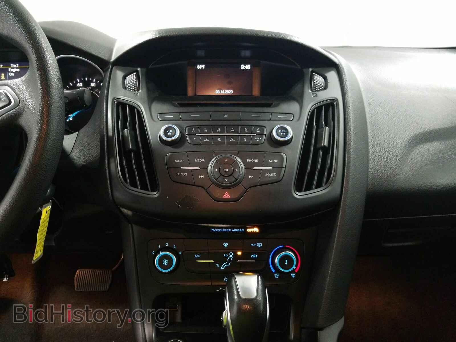 2016 Ford Focus - VIN: 1FADP3F20GL355207 - Photo 11