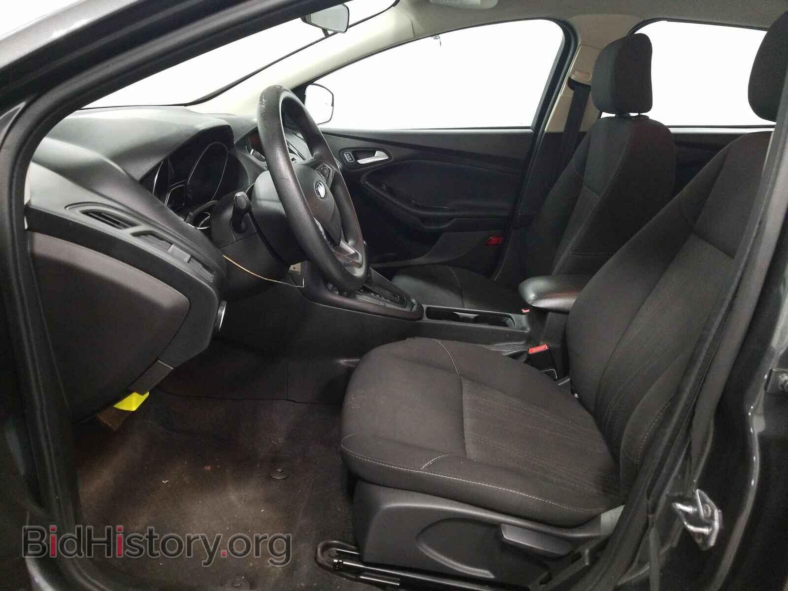 2016 Ford Focus - VIN: 1FADP3F20GL355207 - Photo 7