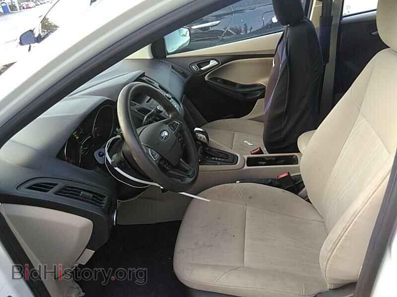 2016 Ford Focus - VIN: 1FADP3F24GL294217 - Фото 3