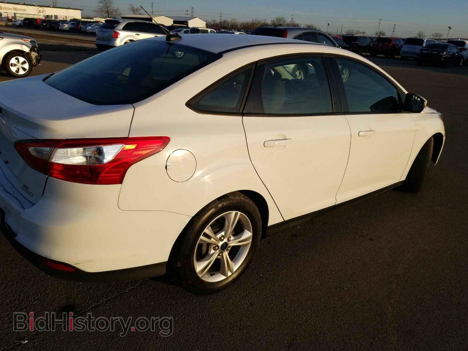 2014 Ford Focus - VIN: 1FADP3F22EL180147 - Фото 2
